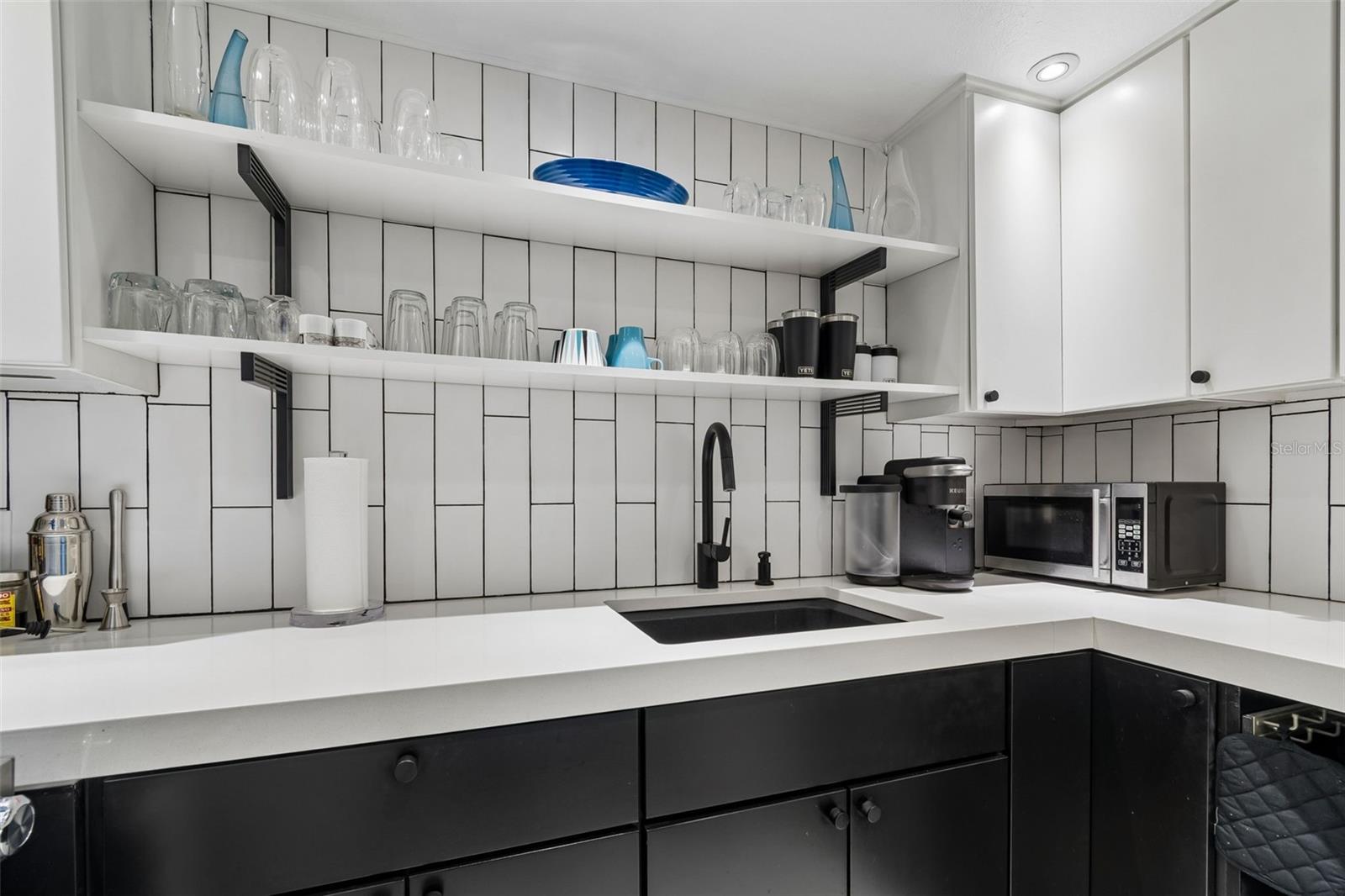 Image 11 of 42 For 880 Mandalay Ave  N703