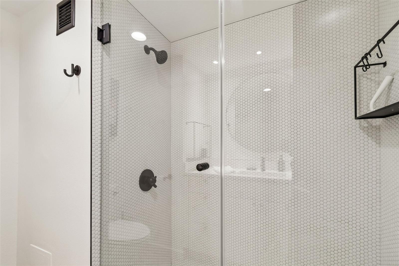 Image 15 of 42 For 880 Mandalay Ave  N703