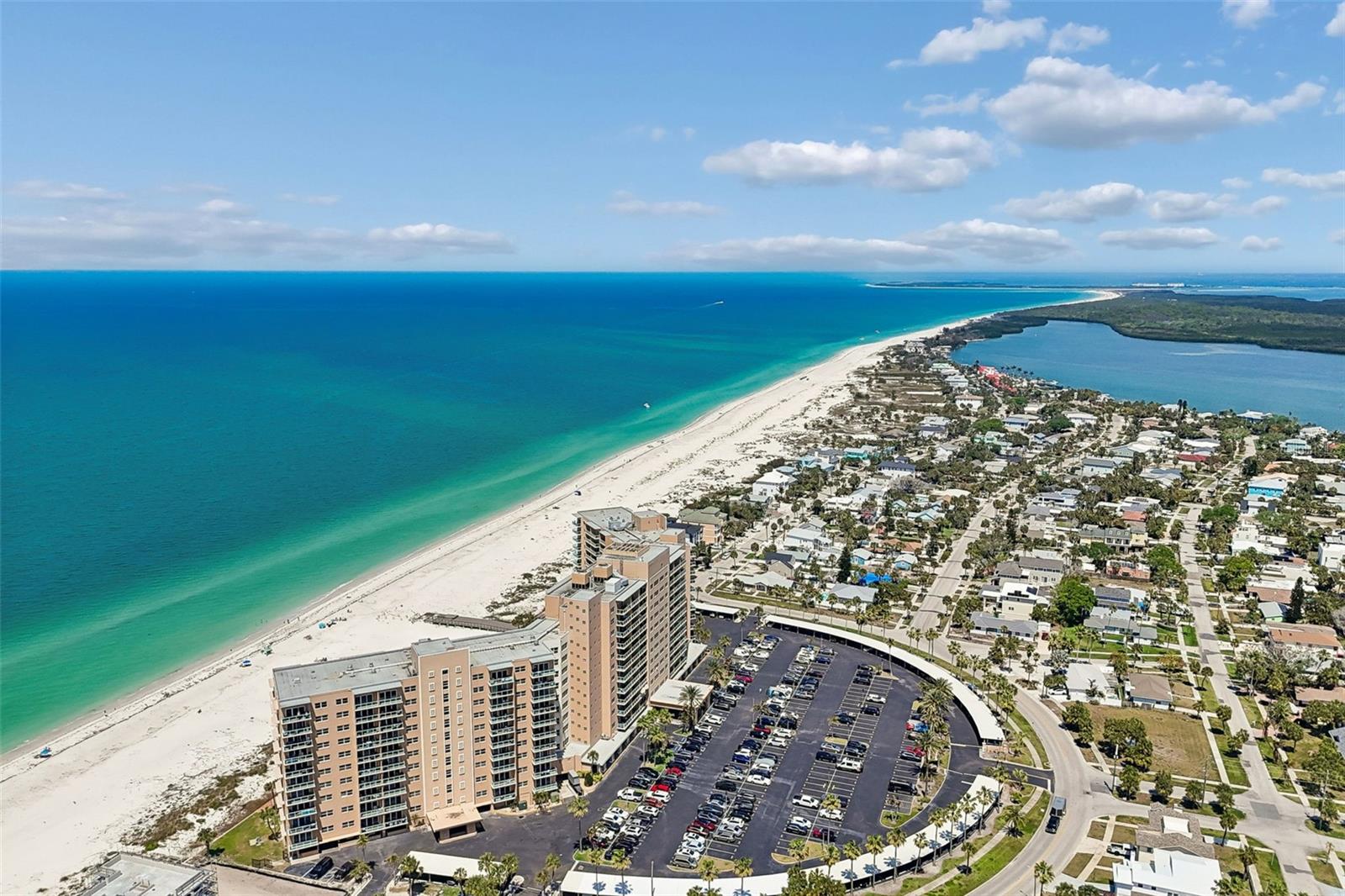 Image 26 of 42 For 880 Mandalay Ave  N703