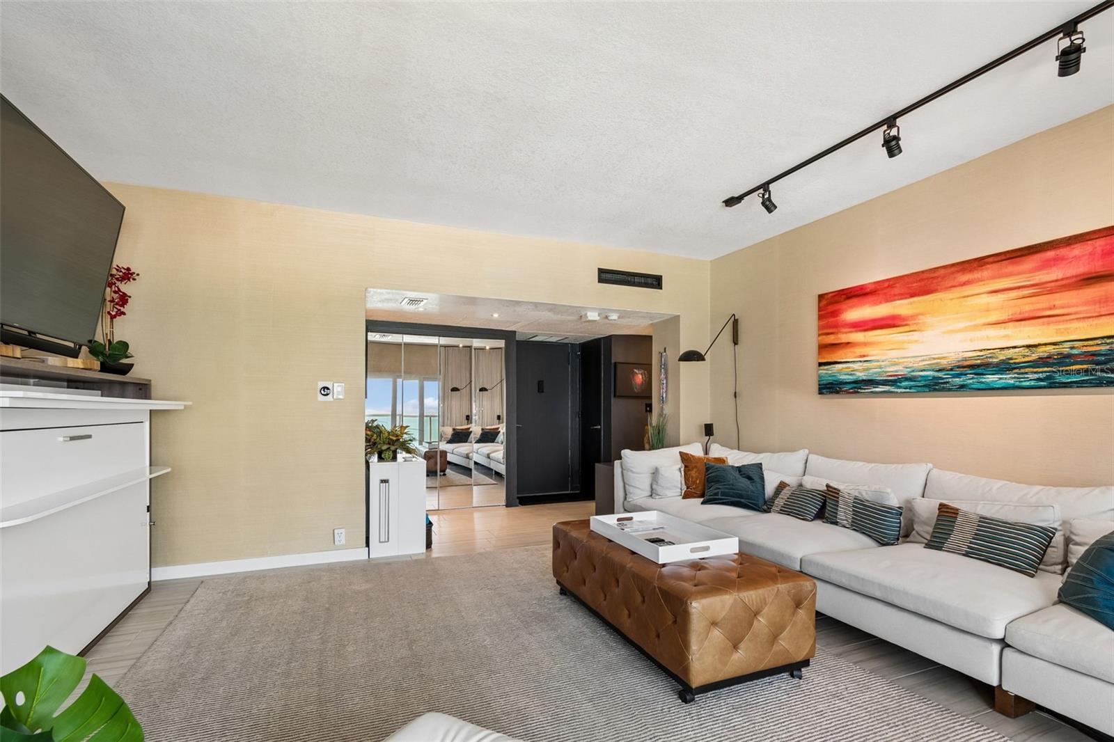 Image 5 of 42 For 880 Mandalay Ave  N703