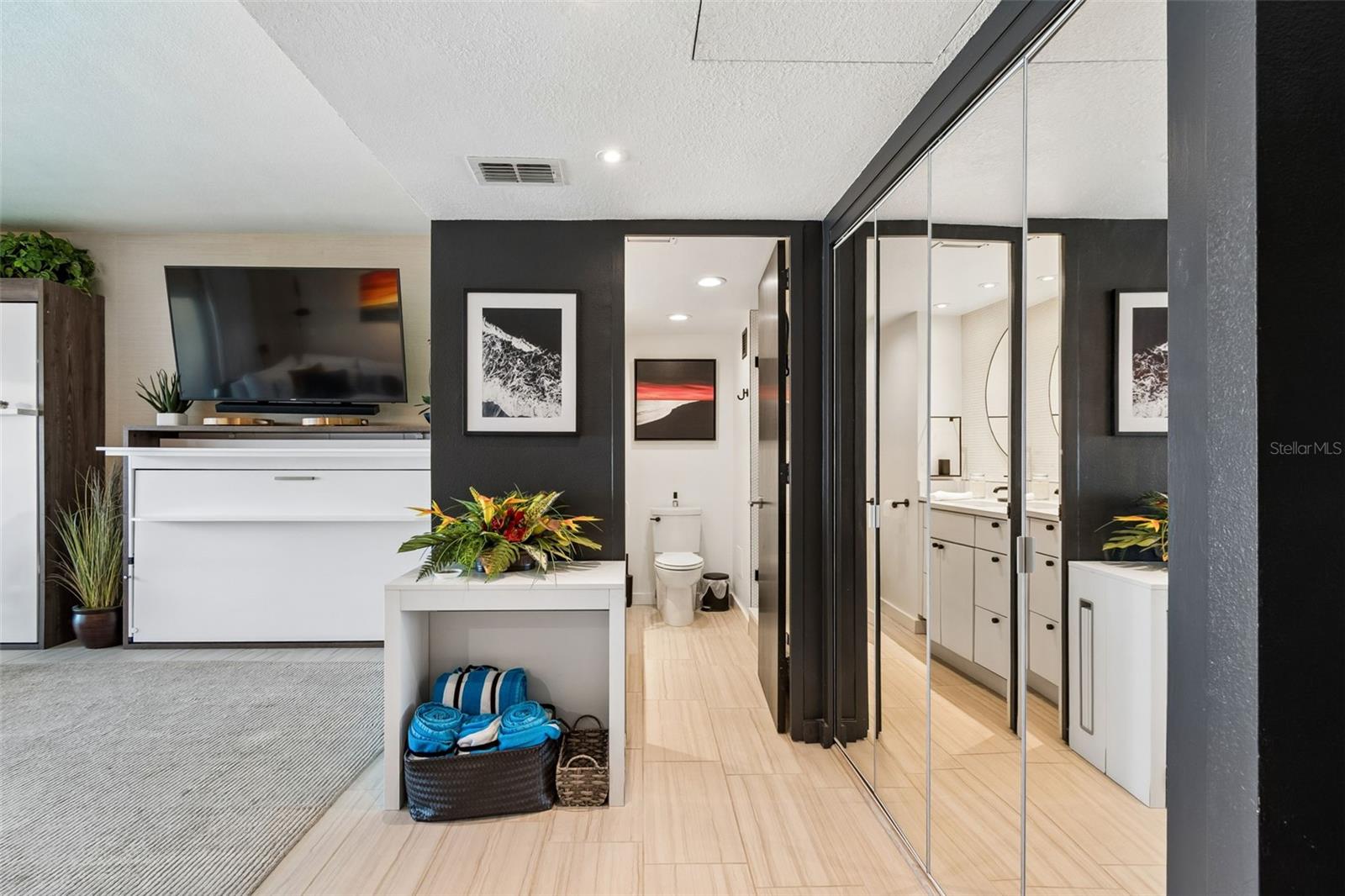 Image 8 of 42 For 880 Mandalay Ave  N703