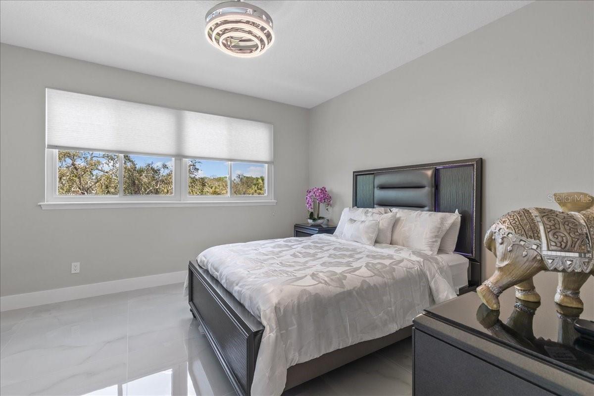 Image 40 of 73 For 375 Wellington Avenue