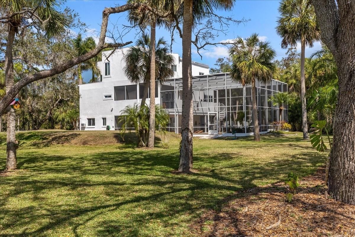 Image 64 of 73 For 375 Wellington Avenue