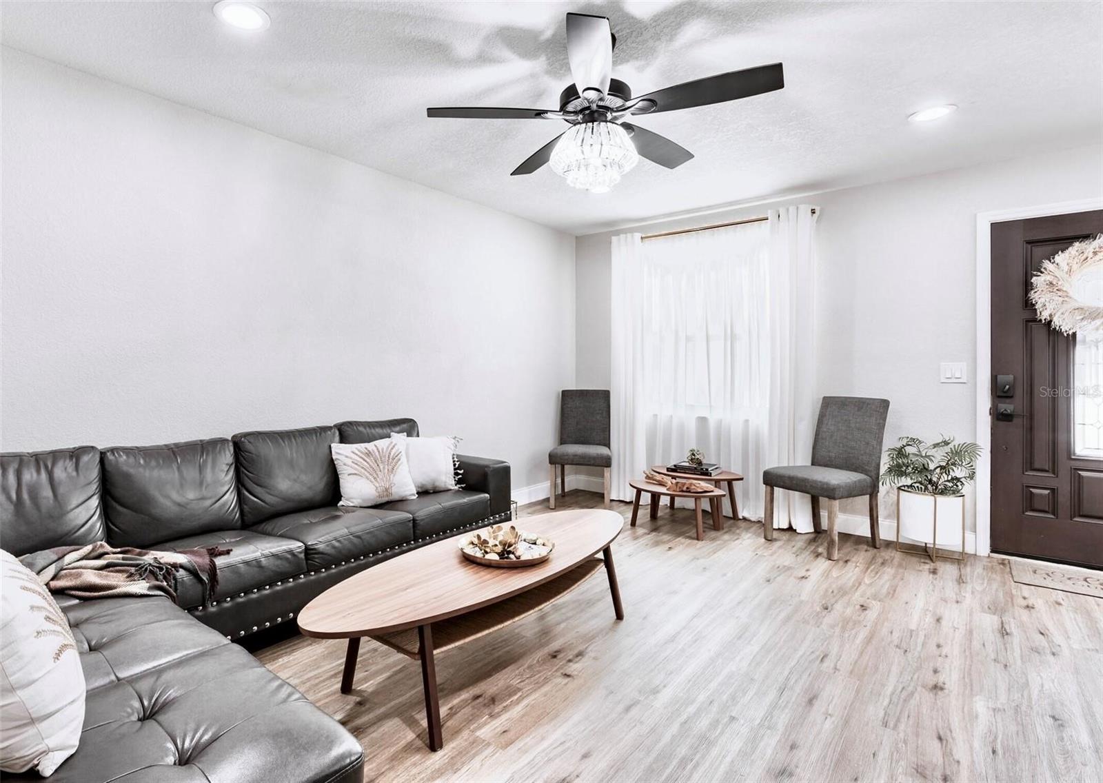 Image 3 of 9 For 6220 Interbay