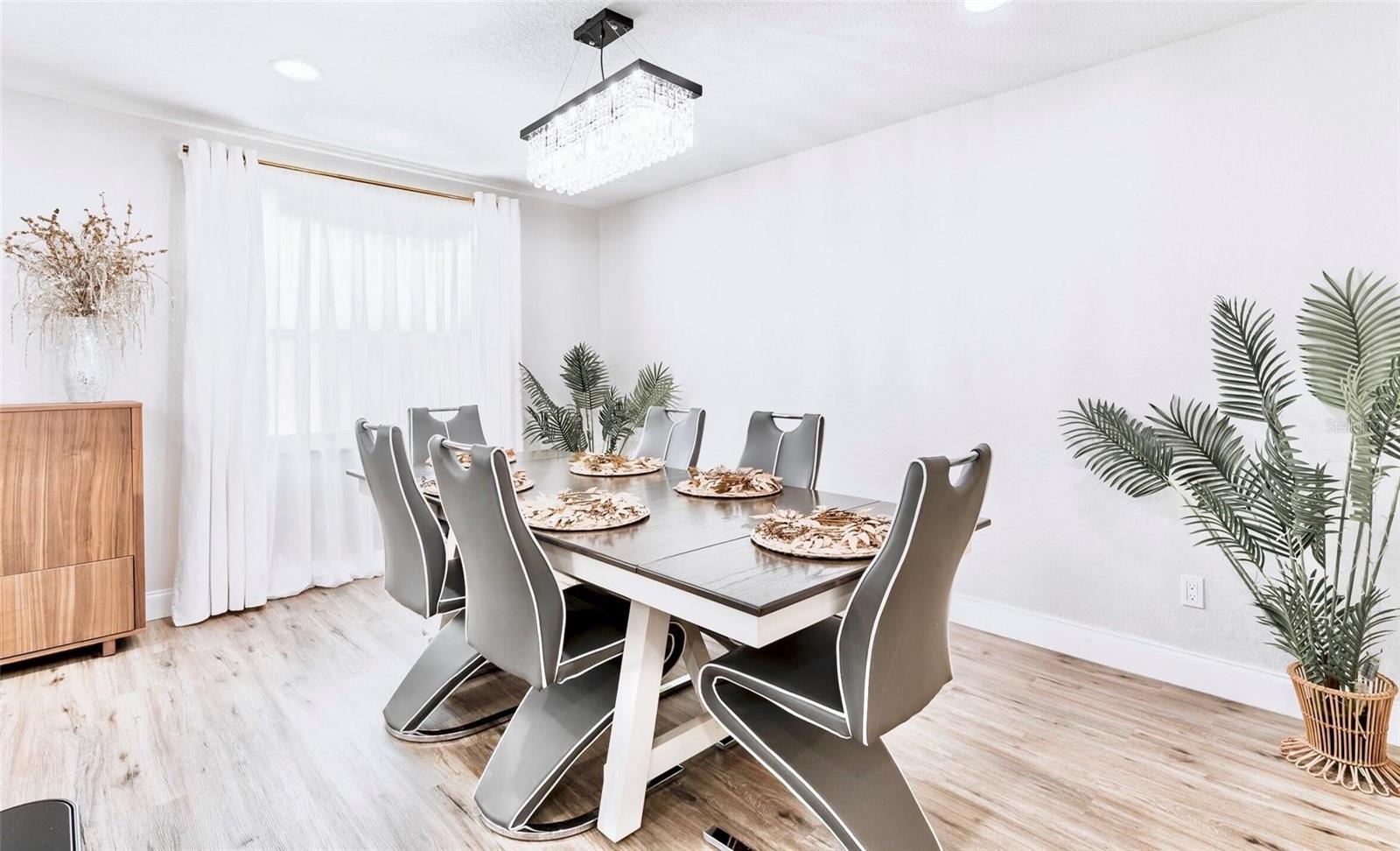 Image 5 of 9 For 6220 Interbay