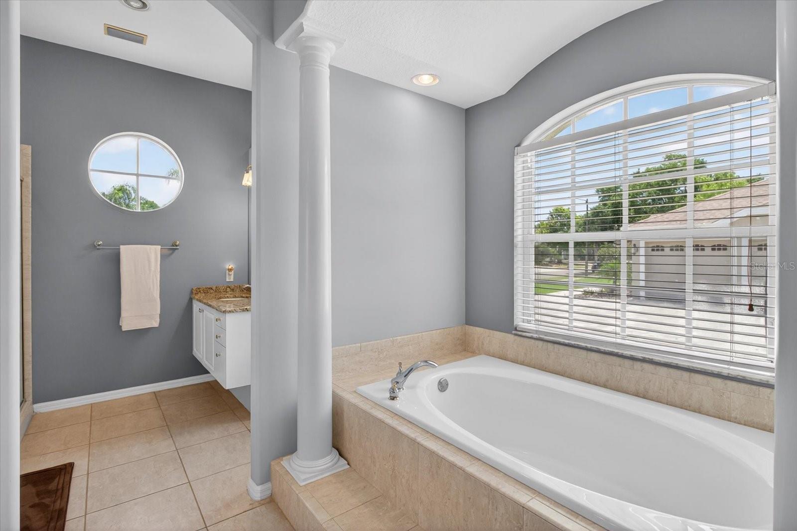 Image 27 of 98 For 4052 Capitol Drive