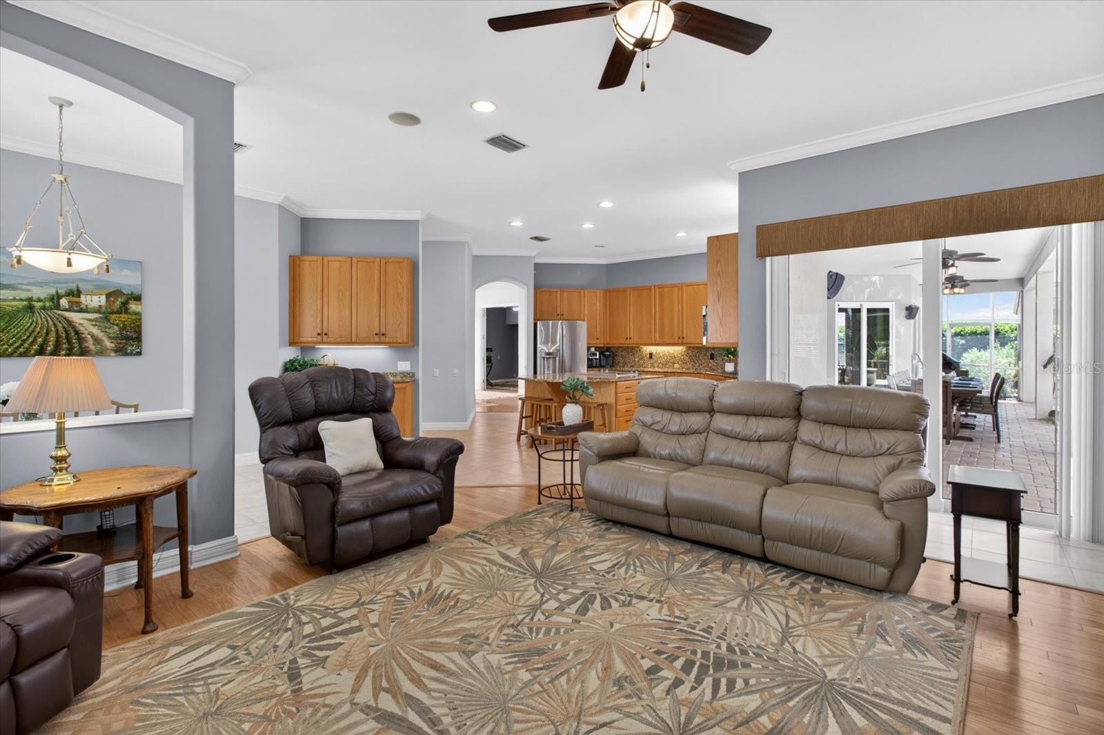 Image 43 of 98 For 4052 Capitol Drive