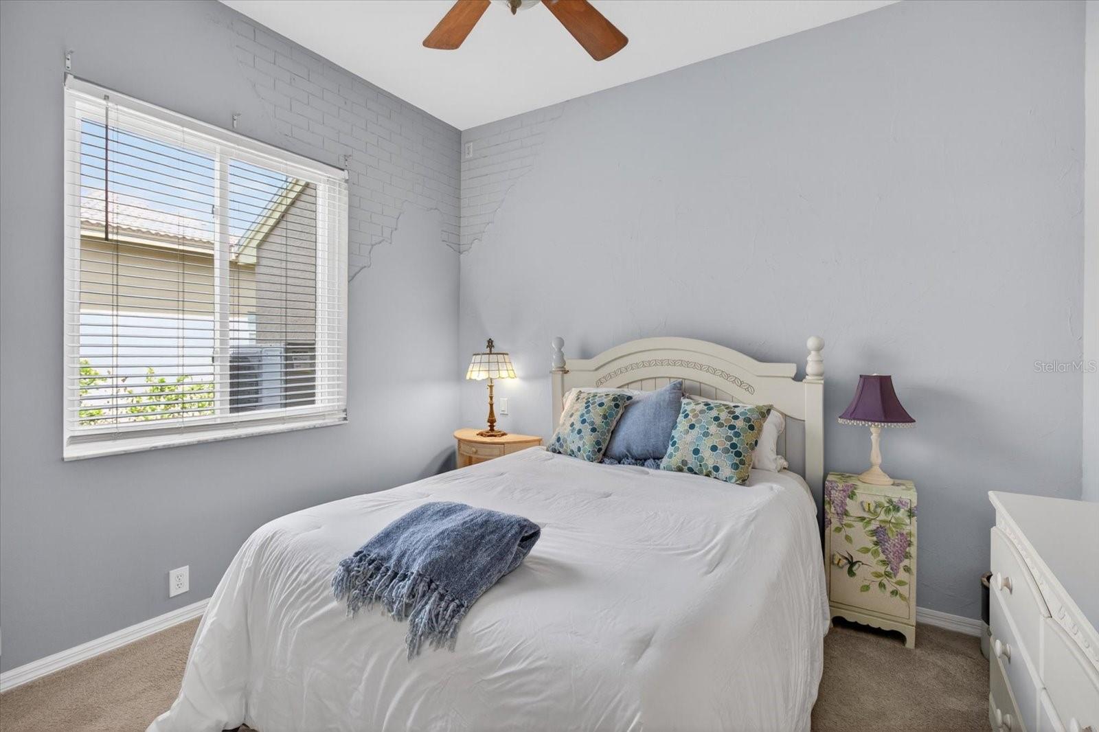 Image 44 of 98 For 4052 Capitol Drive