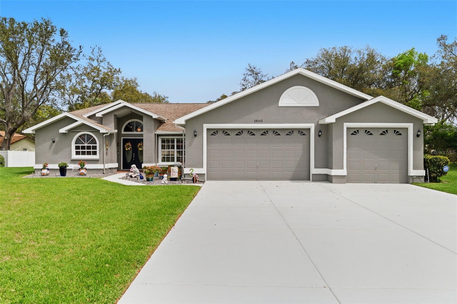 Image 15 of 72 For 18143 Winding Oaks Boulevard