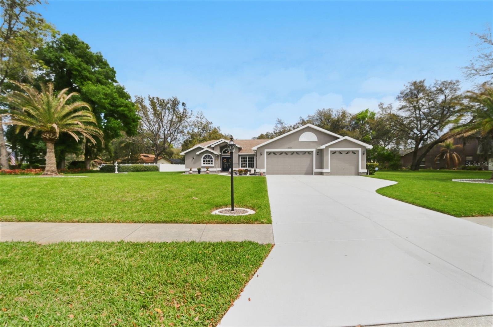 Image 16 of 72 For 18143 Winding Oaks Boulevard