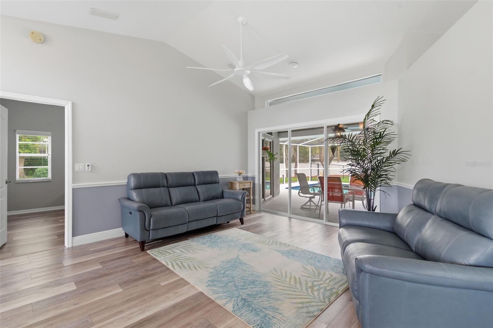 Image 22 of 72 For 18143 Winding Oaks Boulevard