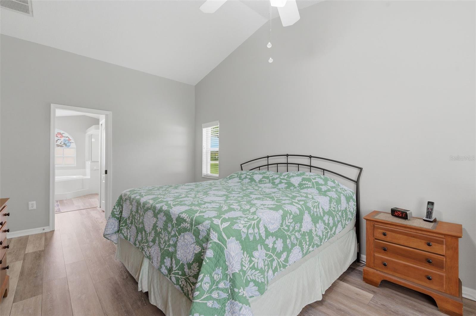 Image 27 of 72 For 18143 Winding Oaks Boulevard