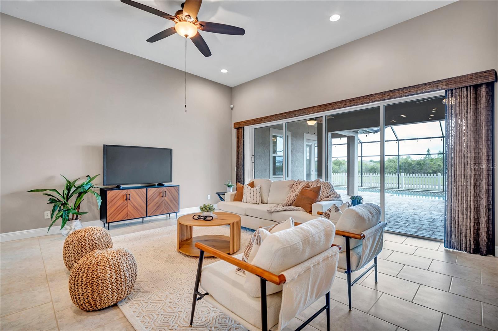 Listing photo id 24 for 32697 Natural Bridge Road