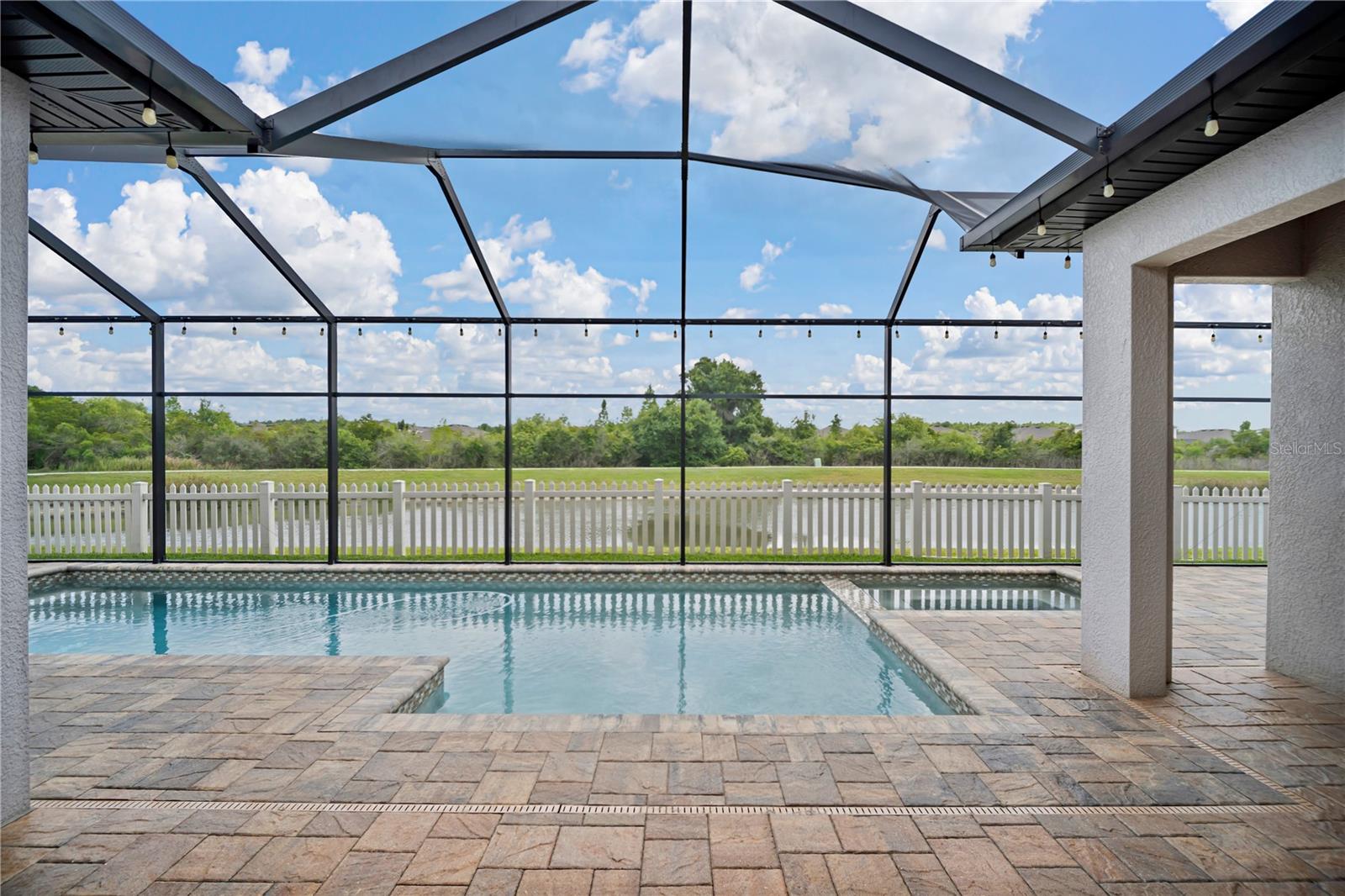 Listing photo id 33 for 32697 Natural Bridge Road