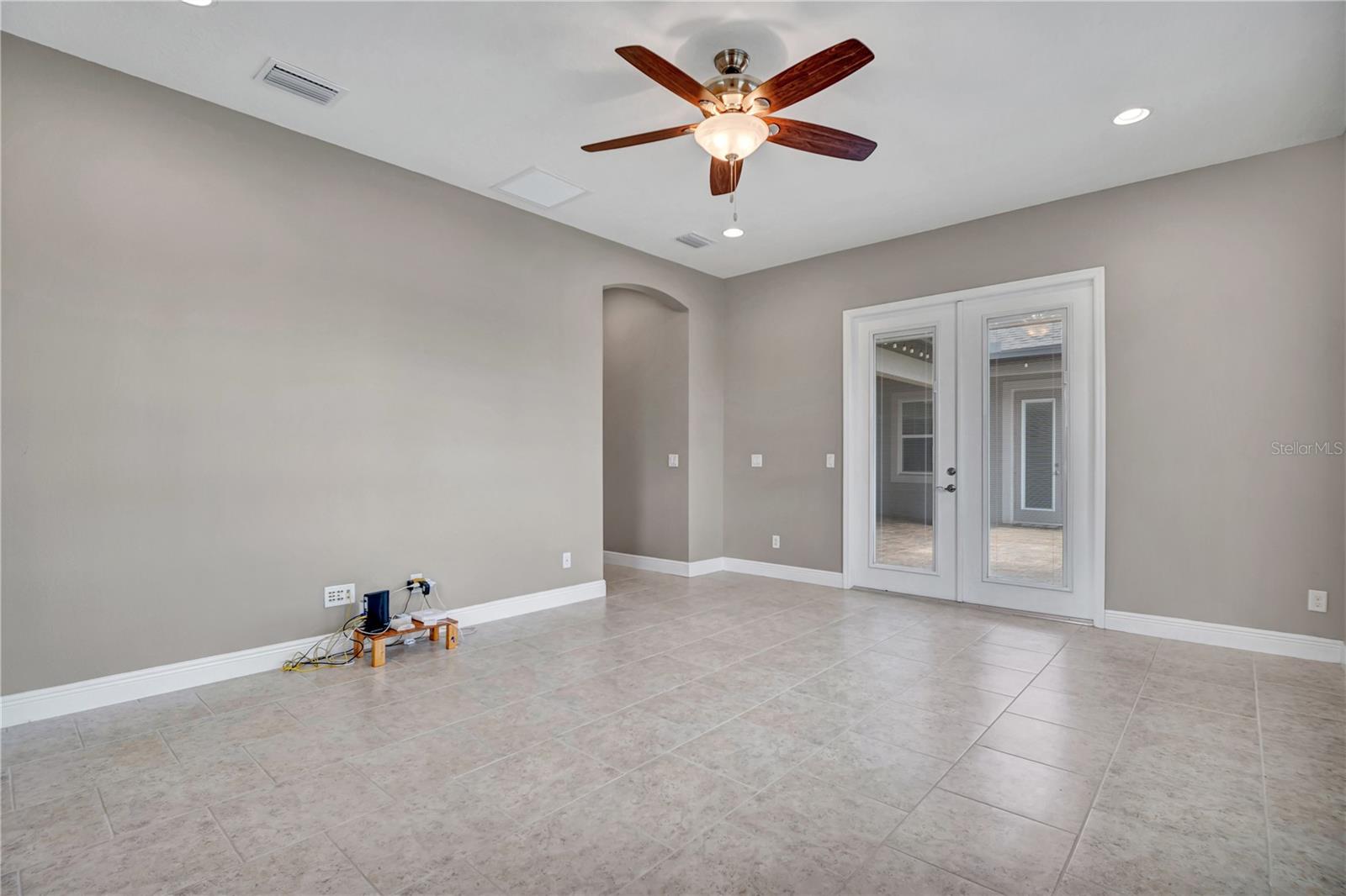 Listing photo id 40 for 32697 Natural Bridge Road