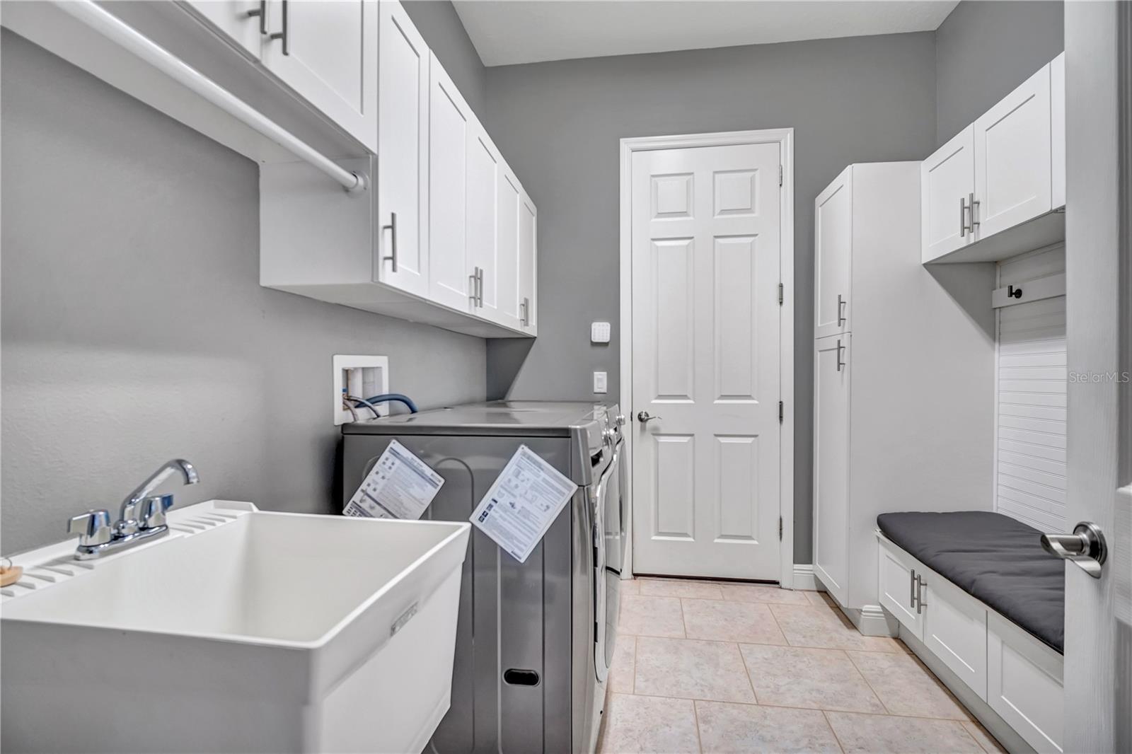 Listing photo id 41 for 32697 Natural Bridge Road