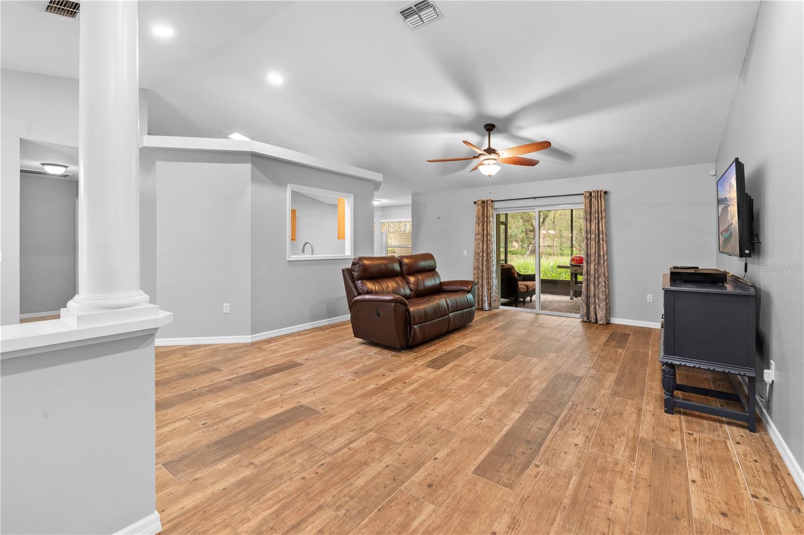 Image 12 of 43 For 10491 Joyce Drive