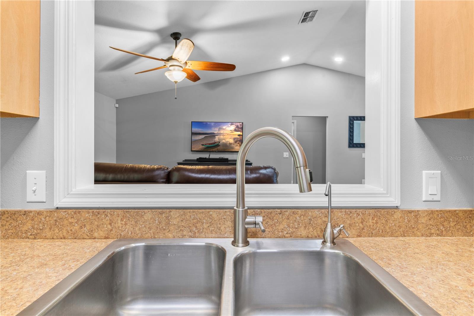 Image 13 of 43 For 10491 Joyce Drive