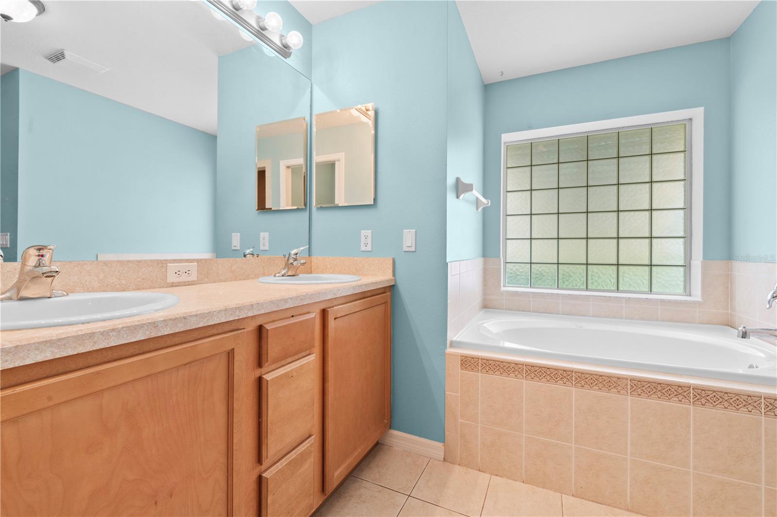 Image 4 of 43 For 10491 Joyce Drive