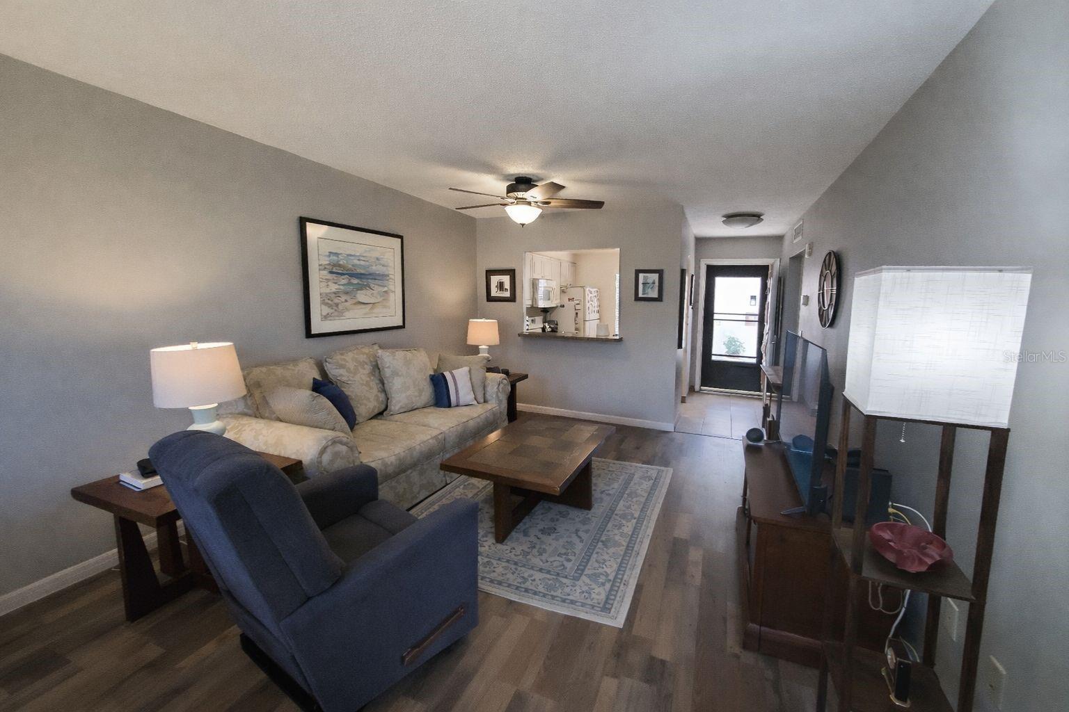 Image 5 of 22 For 1391 Mission Hills Boulevard