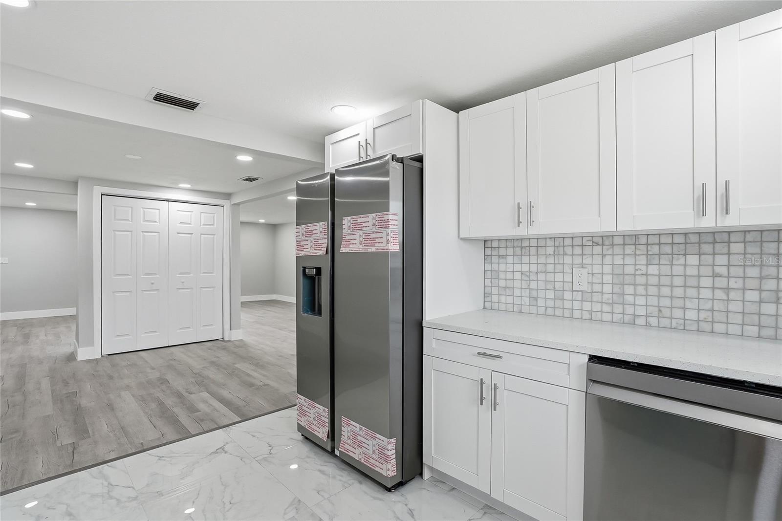 Image 15 of 43 For 6302 Diamond Drive