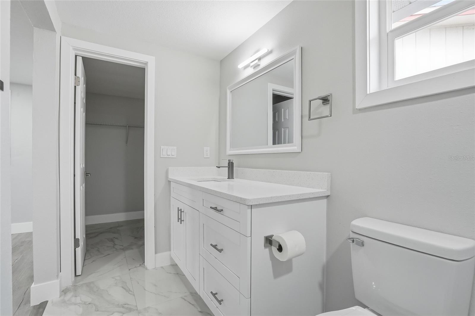 Image 20 of 43 For 6302 Diamond Drive