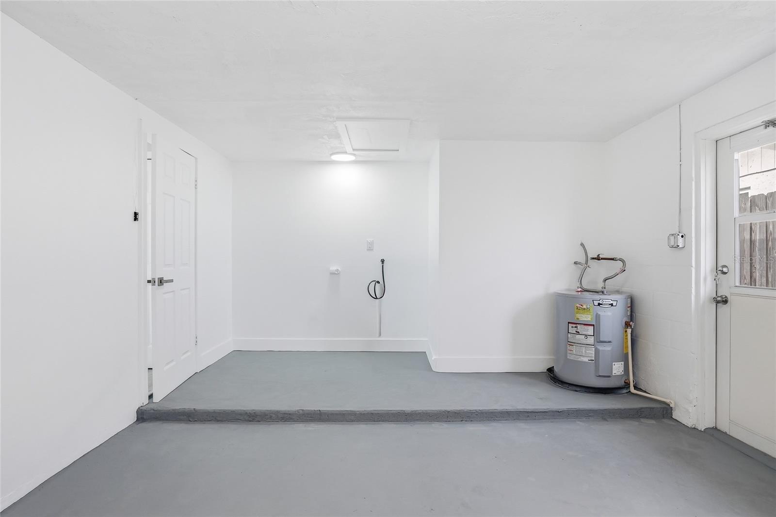 Image 30 of 43 For 6302 Diamond Drive