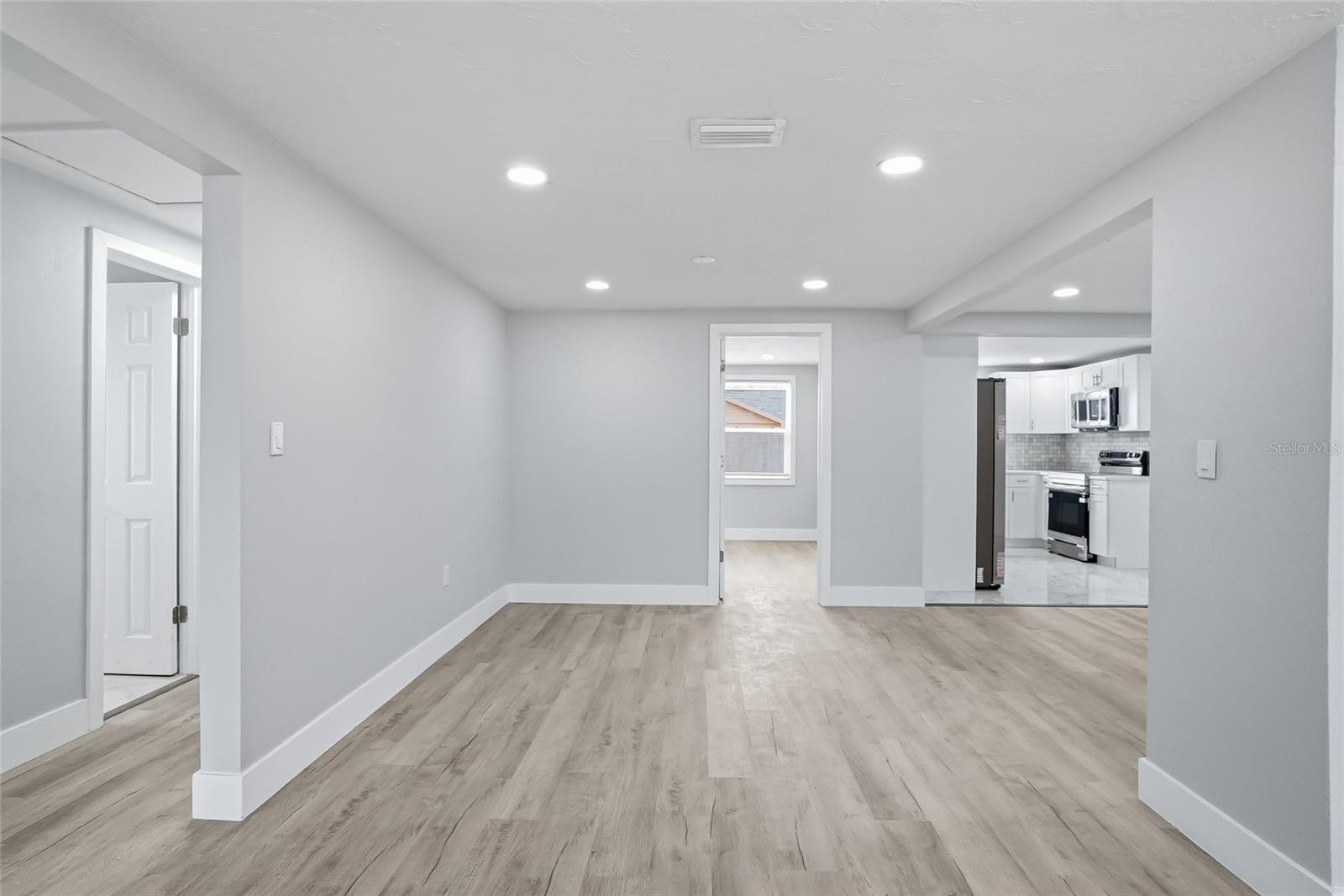 Image 7 of 43 For 6302 Diamond Drive