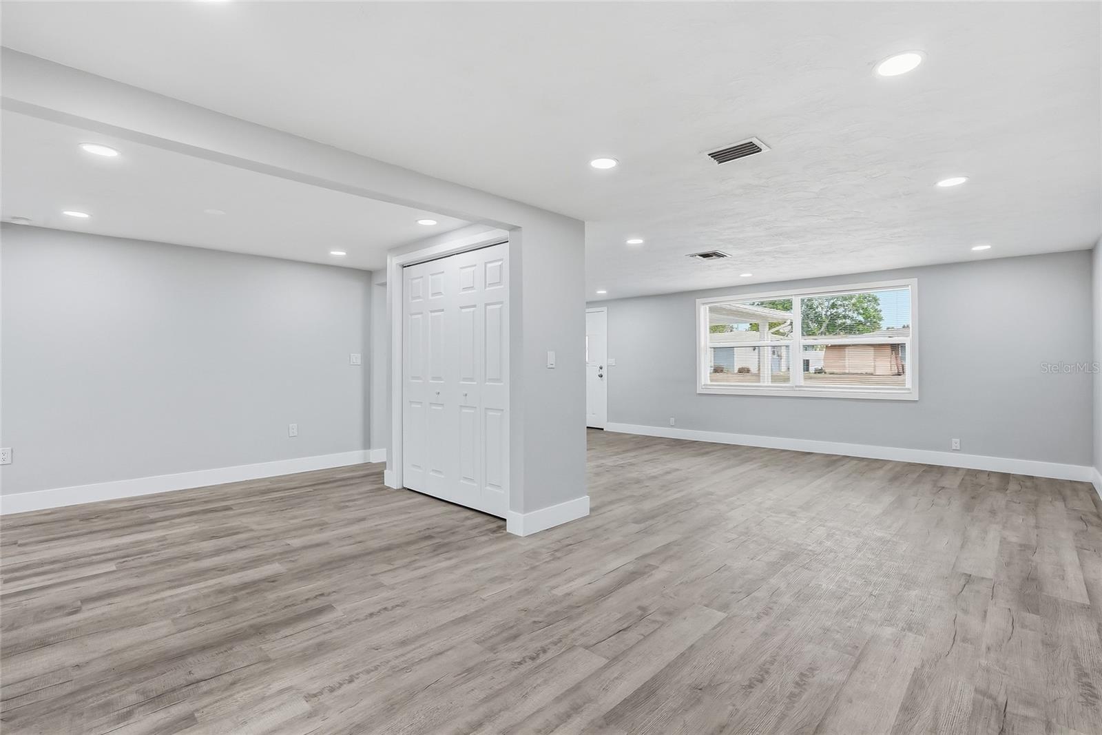 Image 8 of 43 For 6302 Diamond Drive