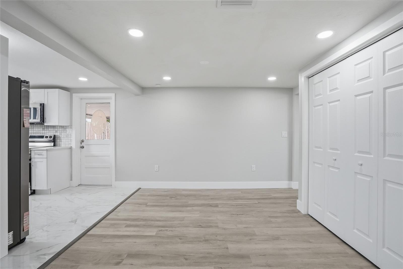 Image 9 of 43 For 6302 Diamond Drive