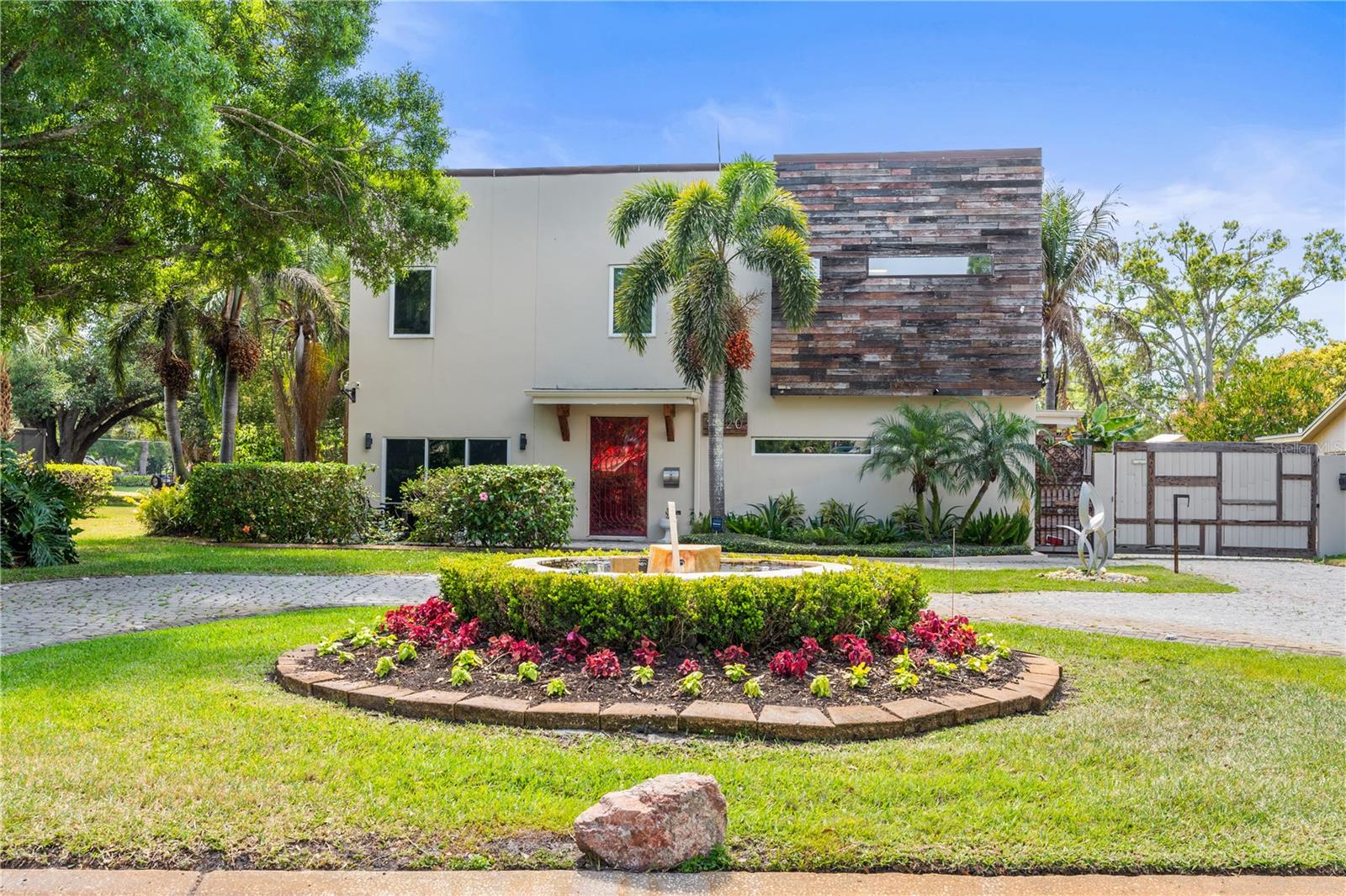 Details for 2520 Gomaz Way S, ST PETERSBURG, FL 33712