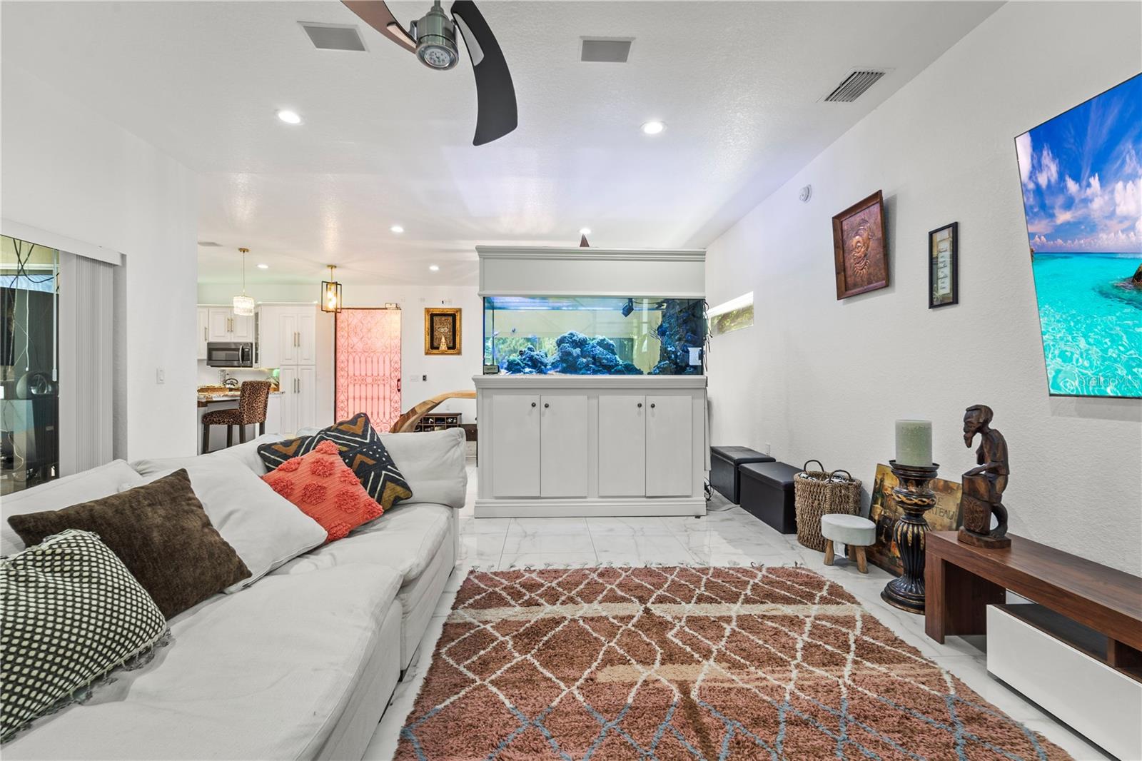 Image 17 of 87 For 2520 Gomaz Way S