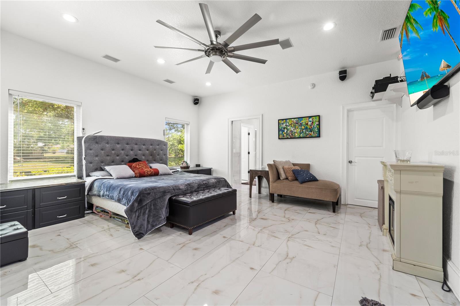 Image 19 of 87 For 2520 Gomaz Way S