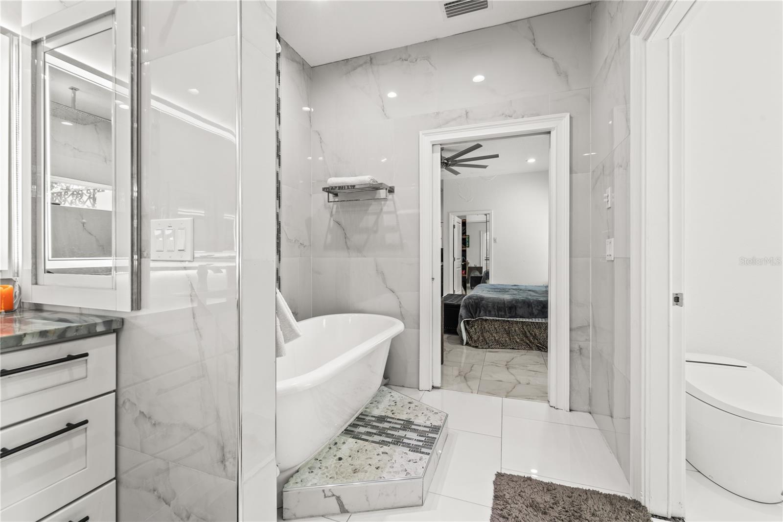 Image 24 of 87 For 2520 Gomaz Way S