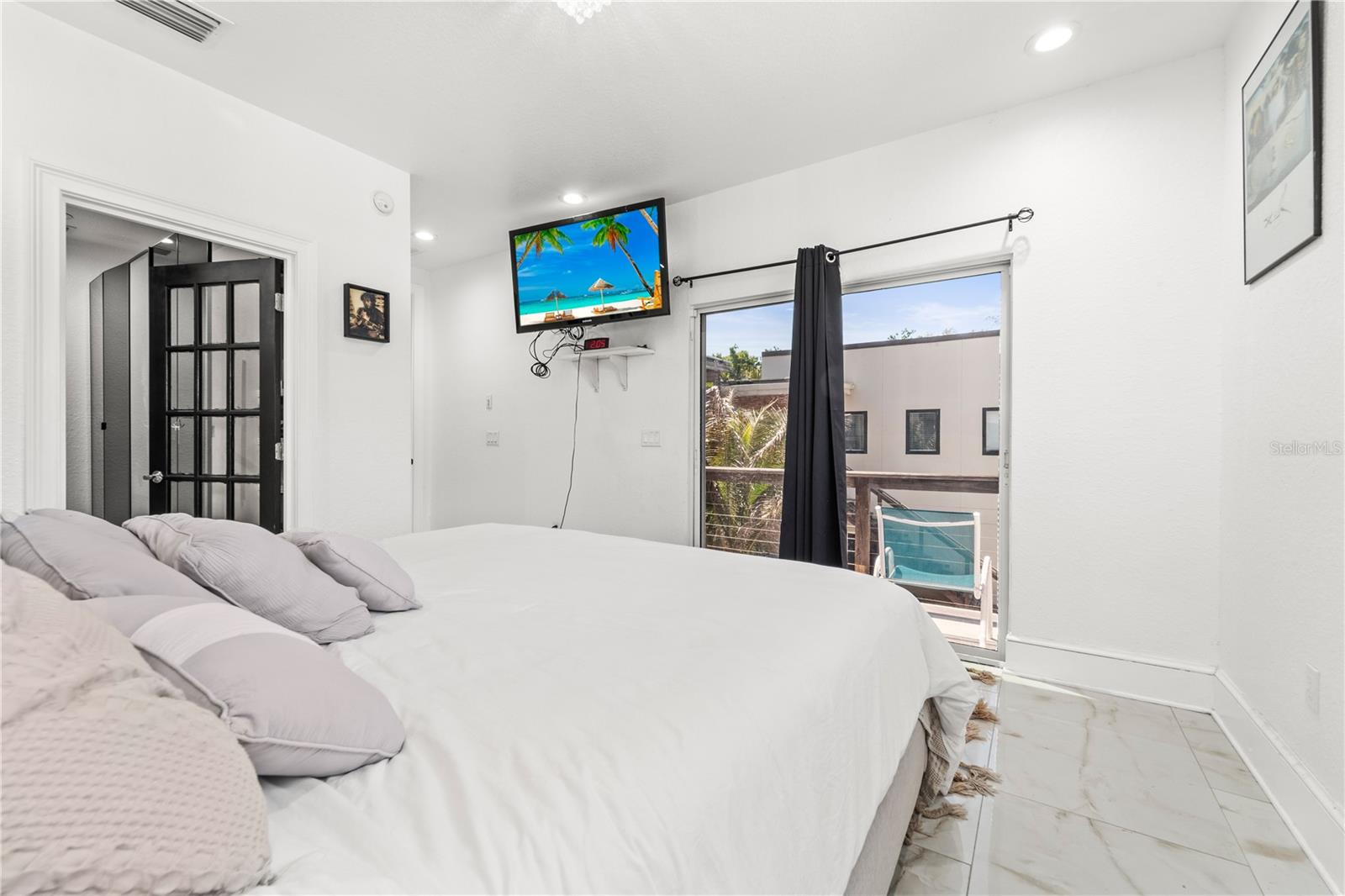 Image 33 of 87 For 2520 Gomaz Way S