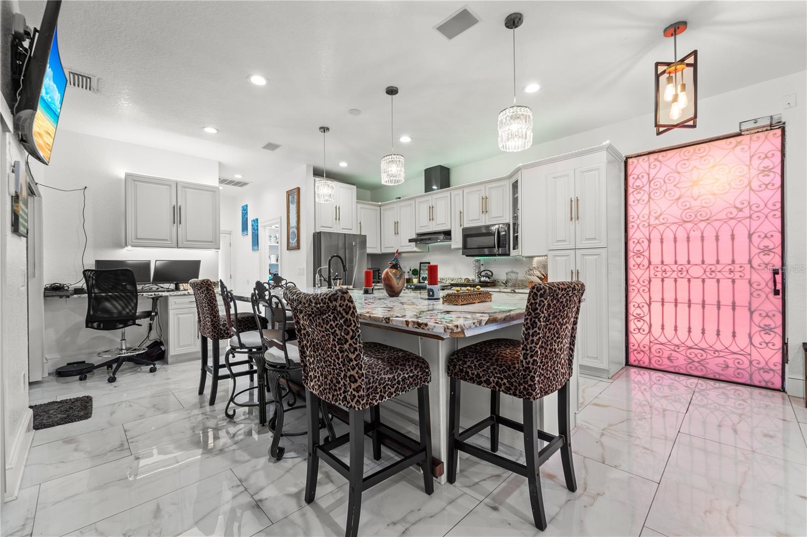 Image 6 of 87 For 2520 Gomaz Way S