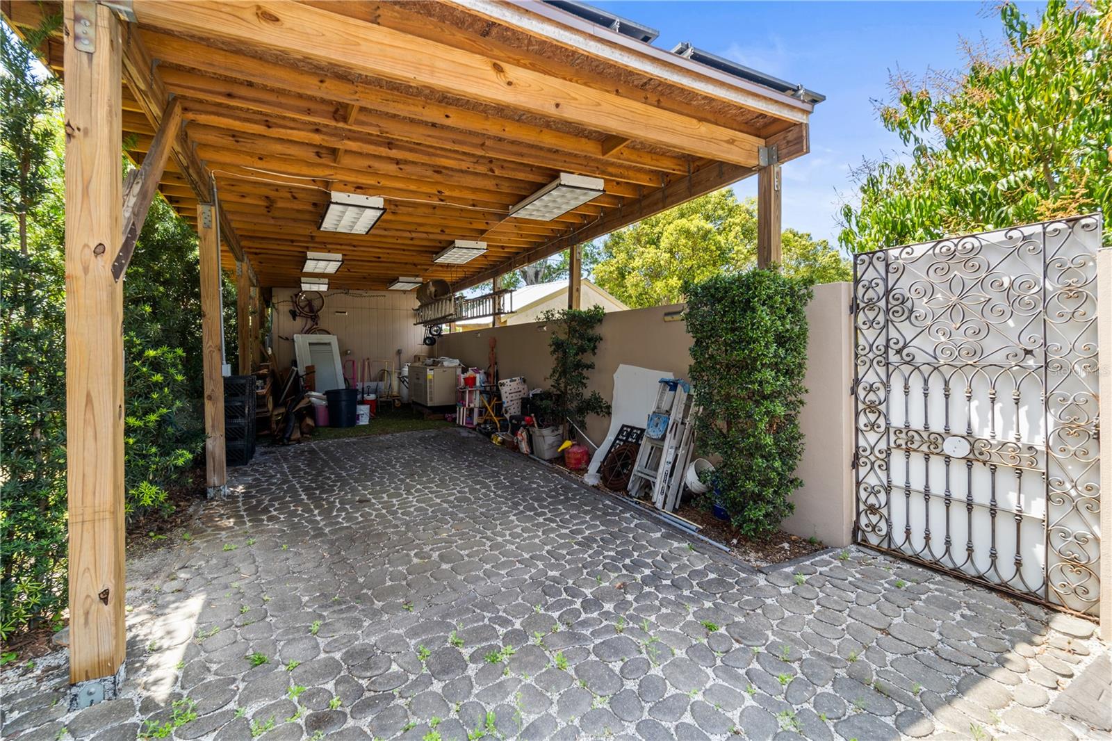 Image 76 of 87 For 2520 Gomaz Way S