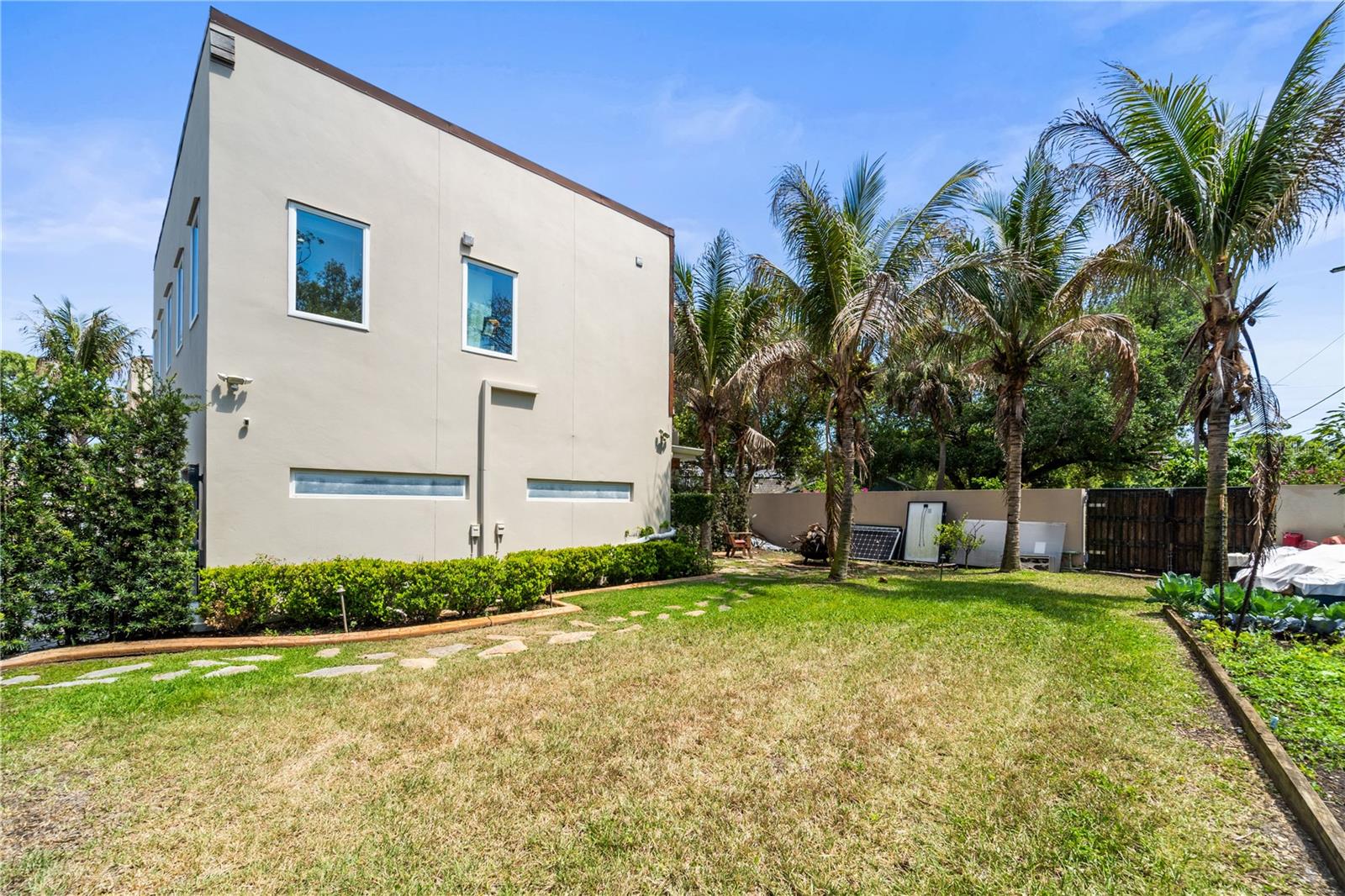 Image 81 of 87 For 2520 Gomaz Way S