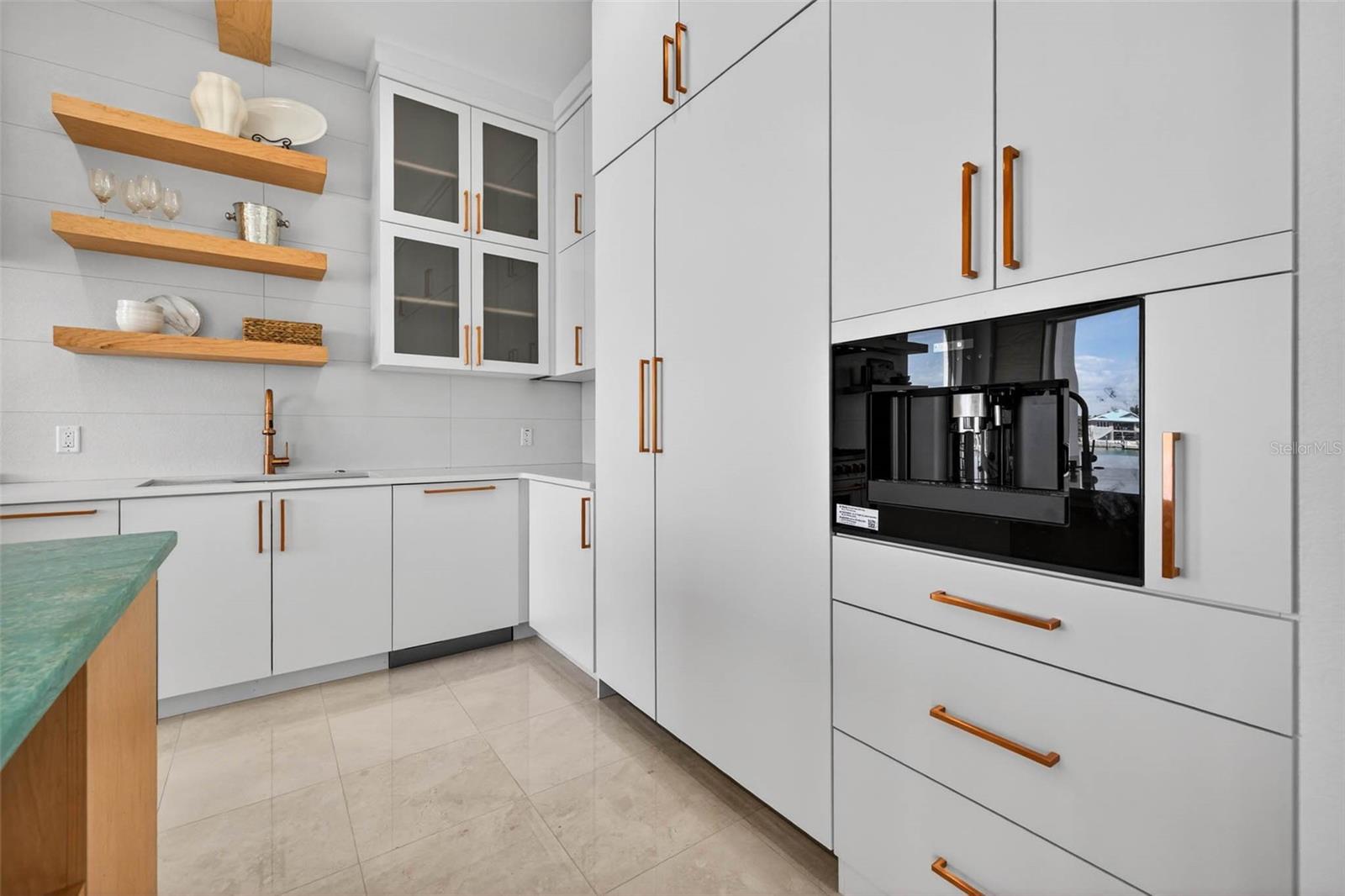 Image 19 of 75 For 10201 Gulf Boulevard