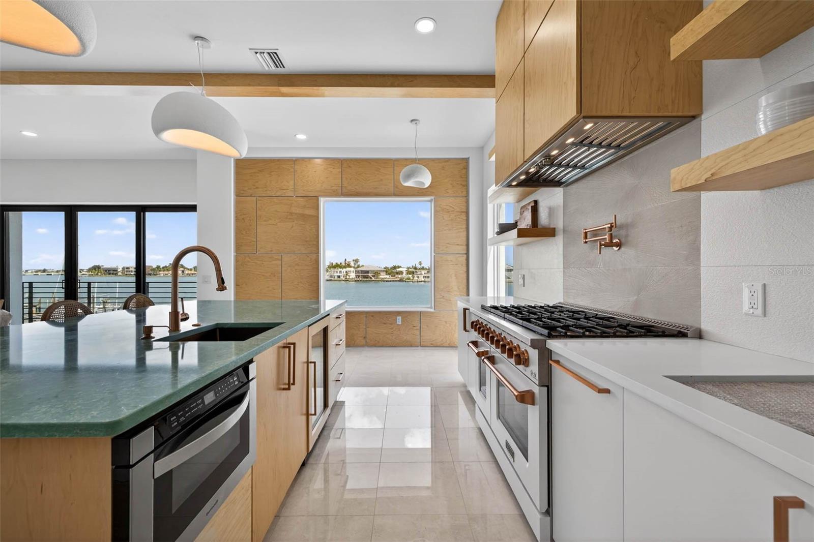 Image 22 of 75 For 10201 Gulf Boulevard