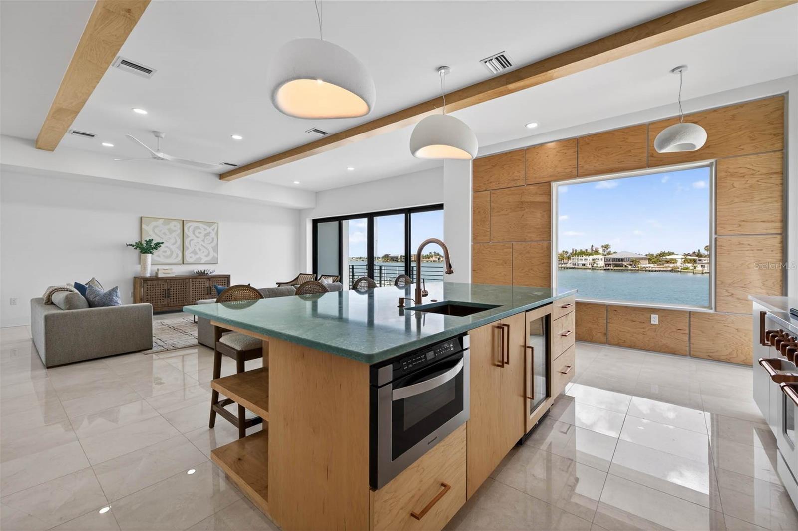 Image 23 of 75 For 10201 Gulf Boulevard