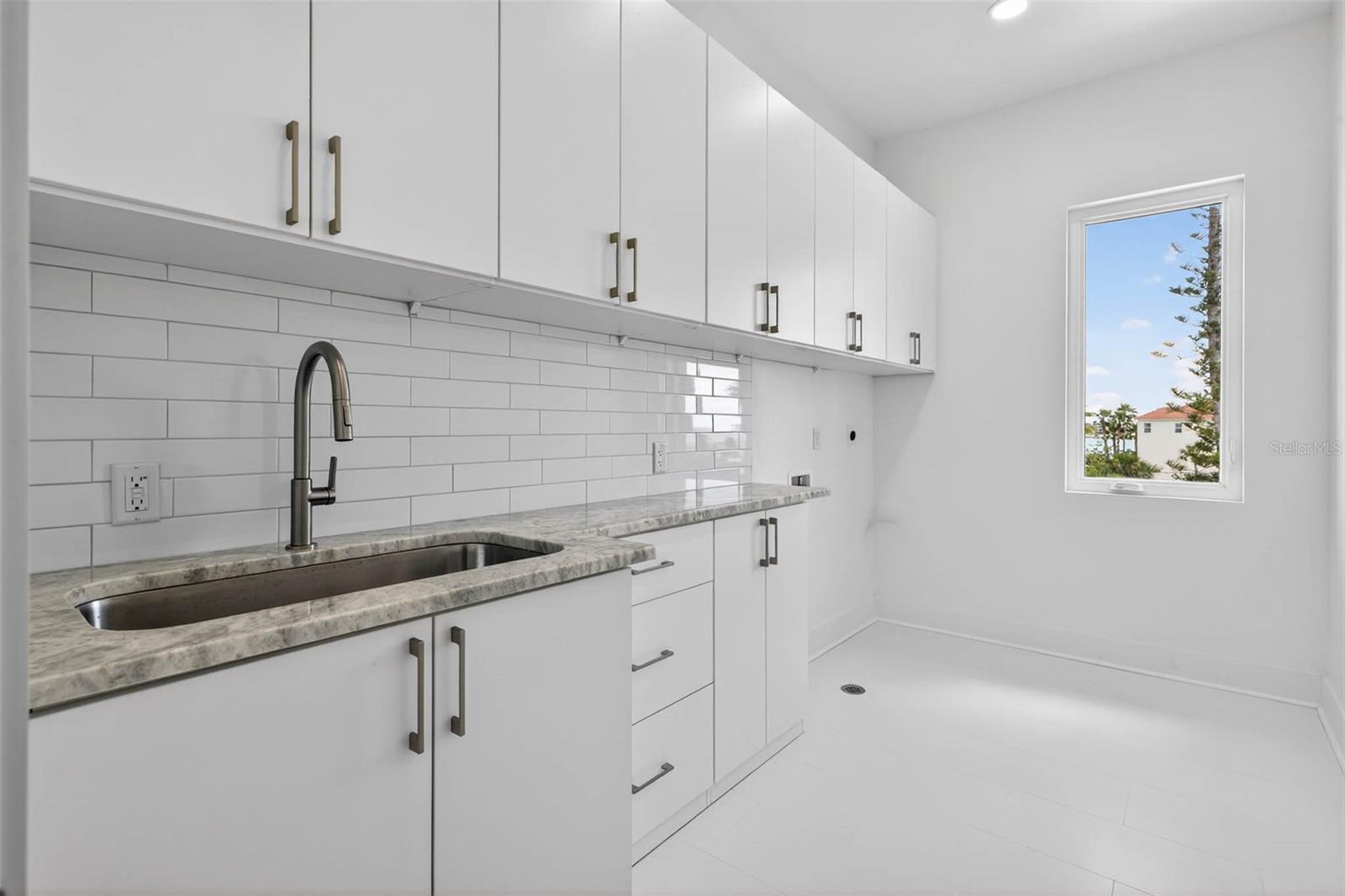 Image 44 of 75 For 10201 Gulf Boulevard