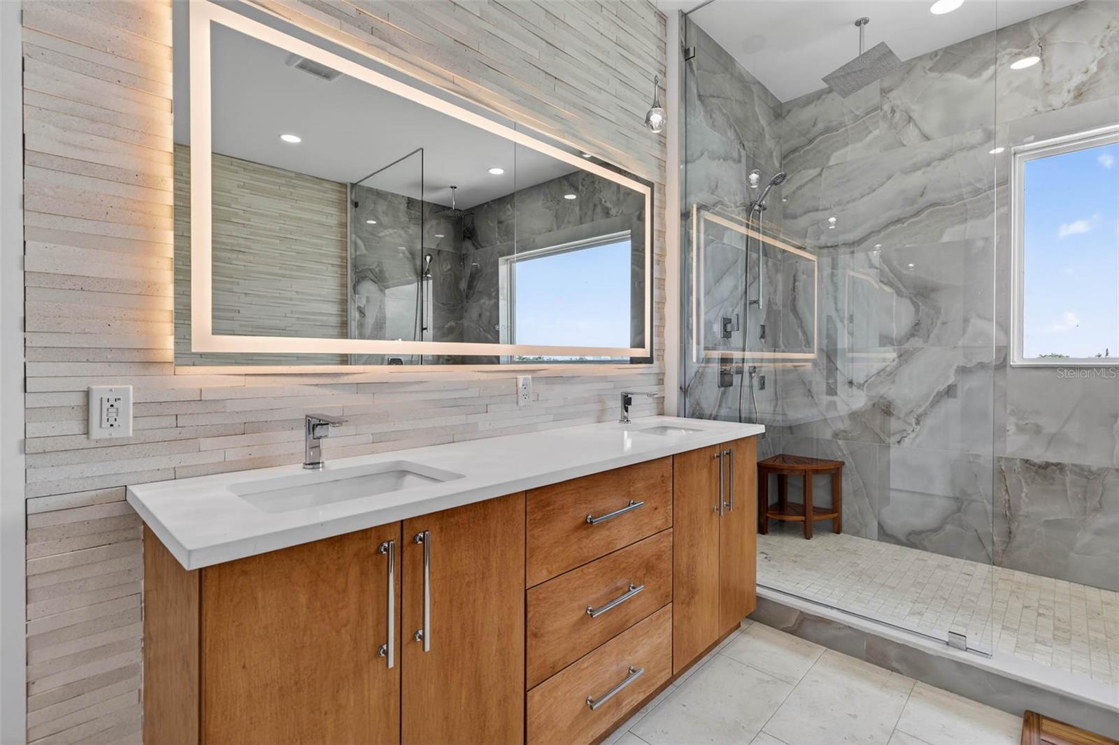 Image 51 of 75 For 10201 Gulf Boulevard