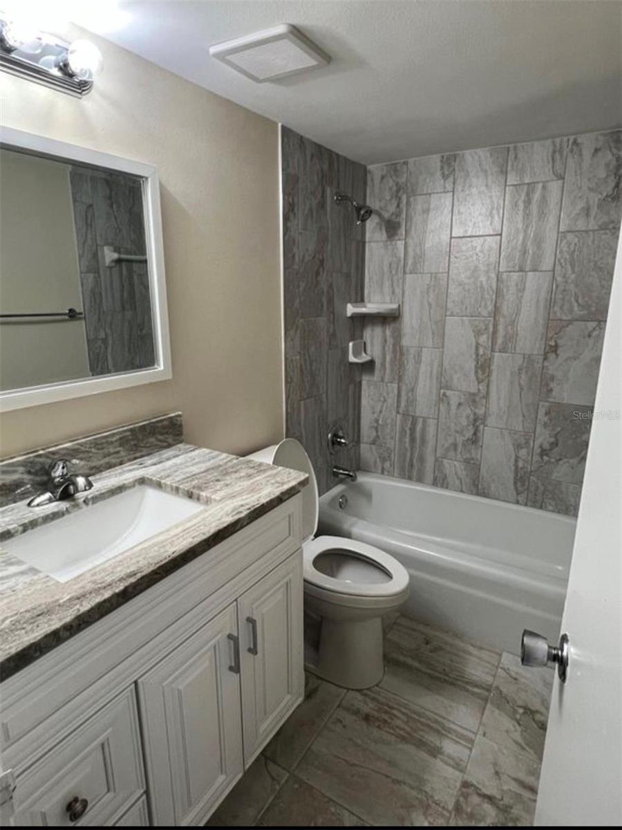 Image 7 of 9 For 2319 Bristol Avenue 103