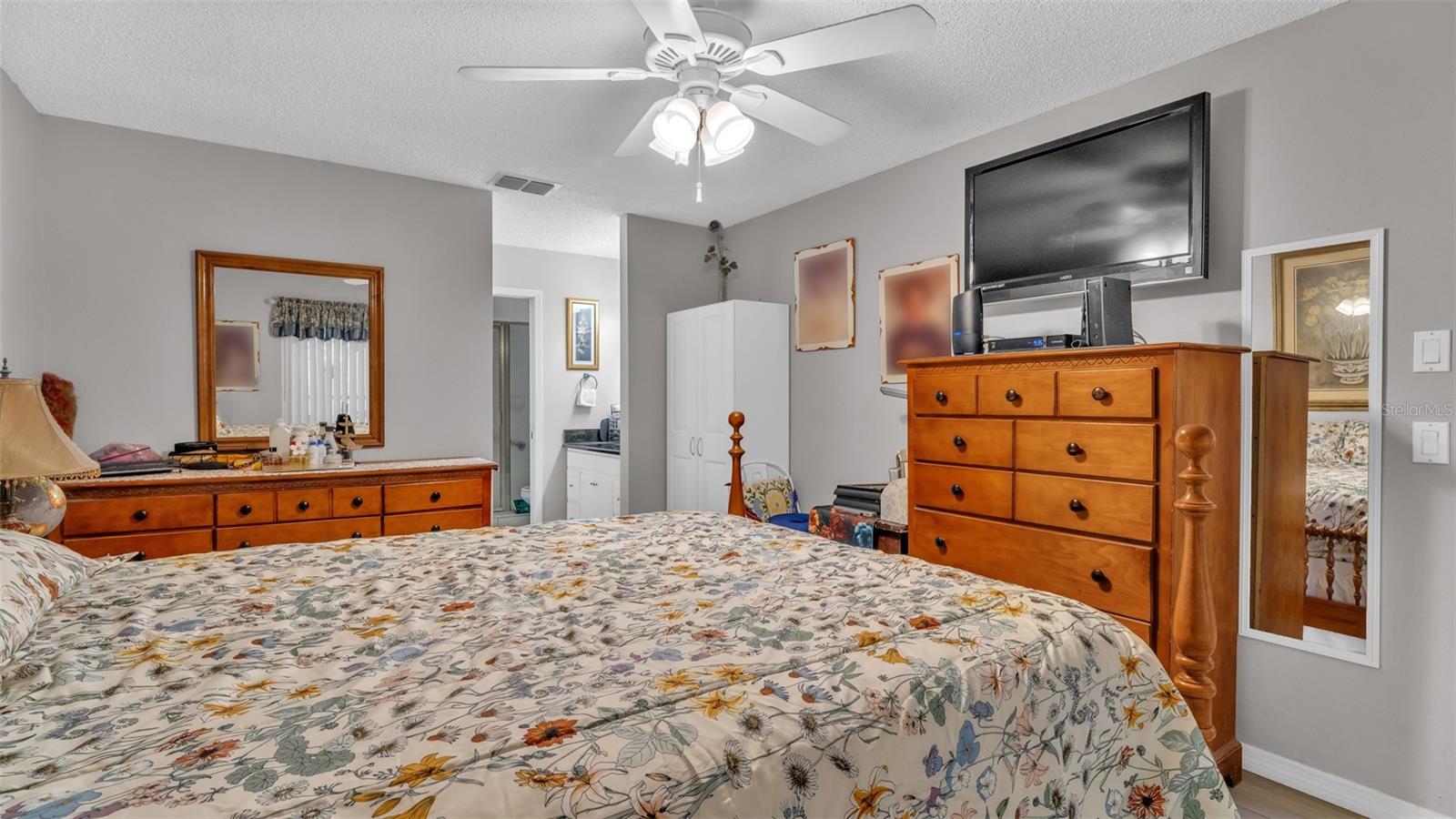 Listing photo id 9 for 12133 Spartan Way 204