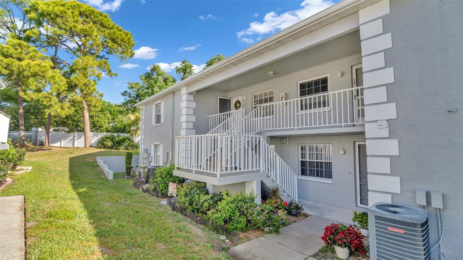 Listing photo id 17 for 12133 Spartan Way 204