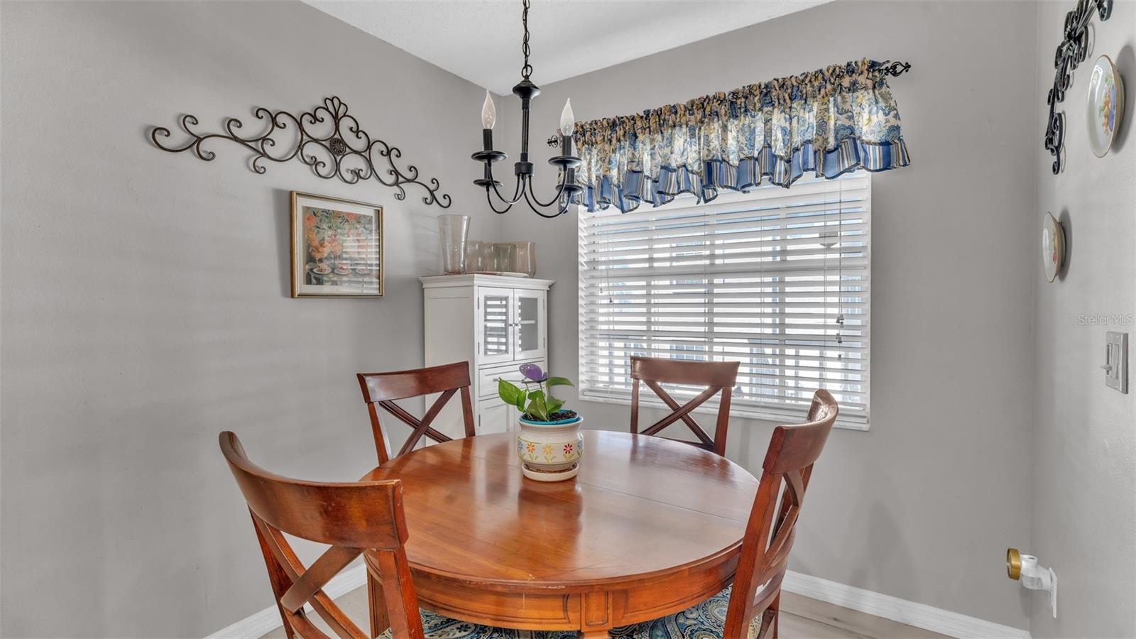 Listing photo id 7 for 12133 Spartan Way 204