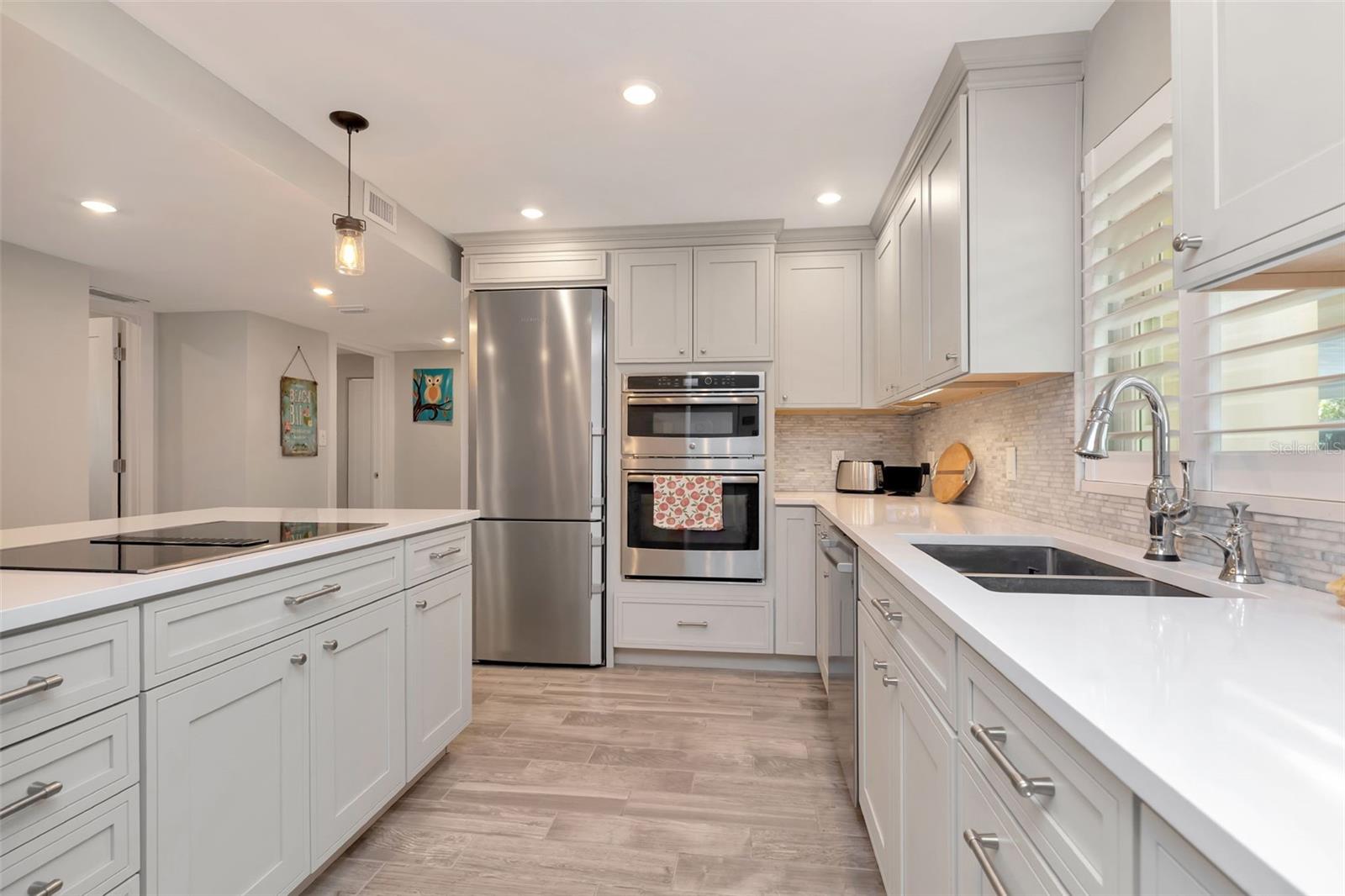 Image 12 of 31 For 620 Edgewater Drive 102