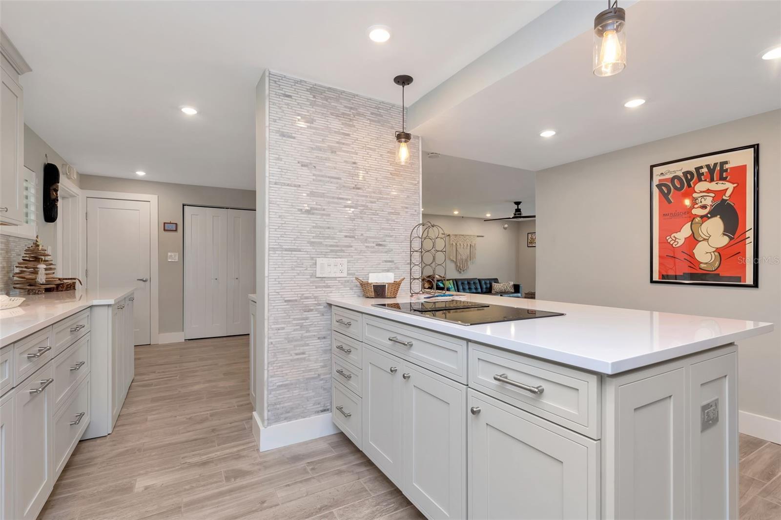 Image 13 of 31 For 620 Edgewater Drive 102