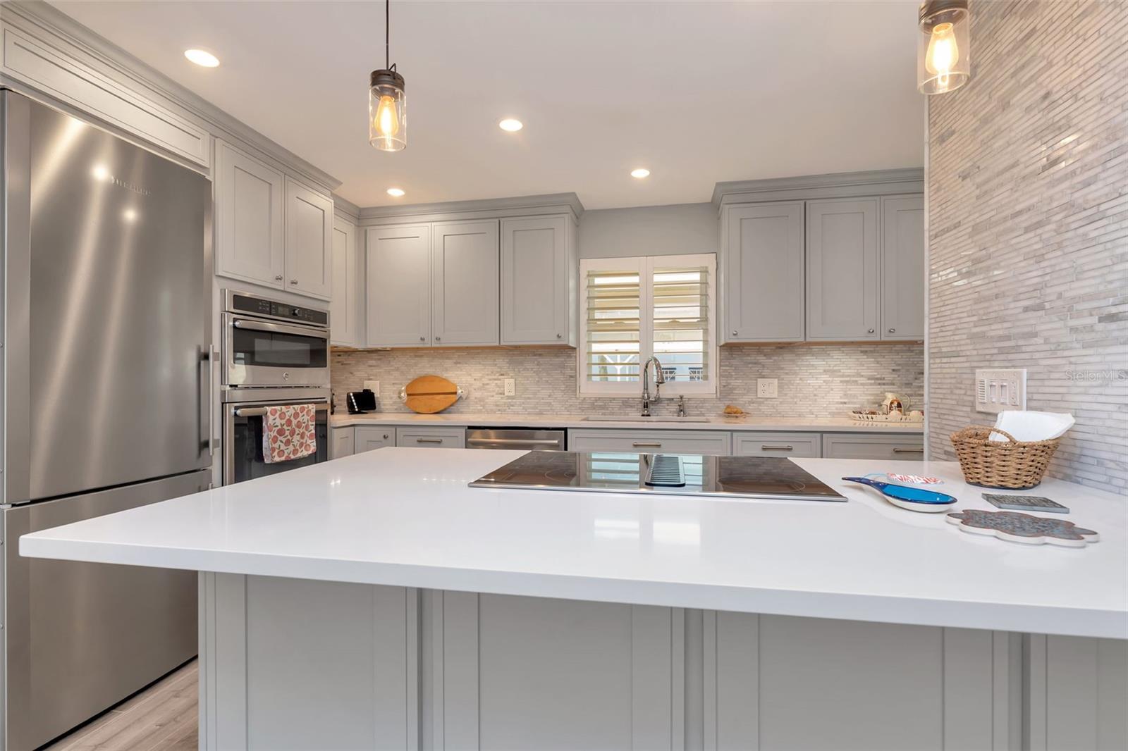 Image 15 of 31 For 620 Edgewater Drive 102